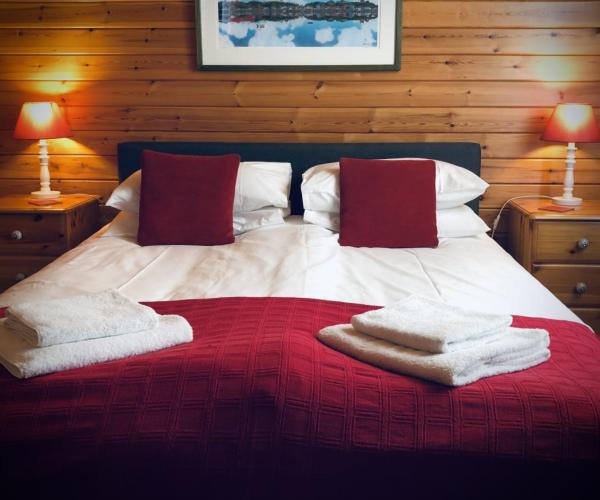Hawthorn Lodge - Main Bedroom